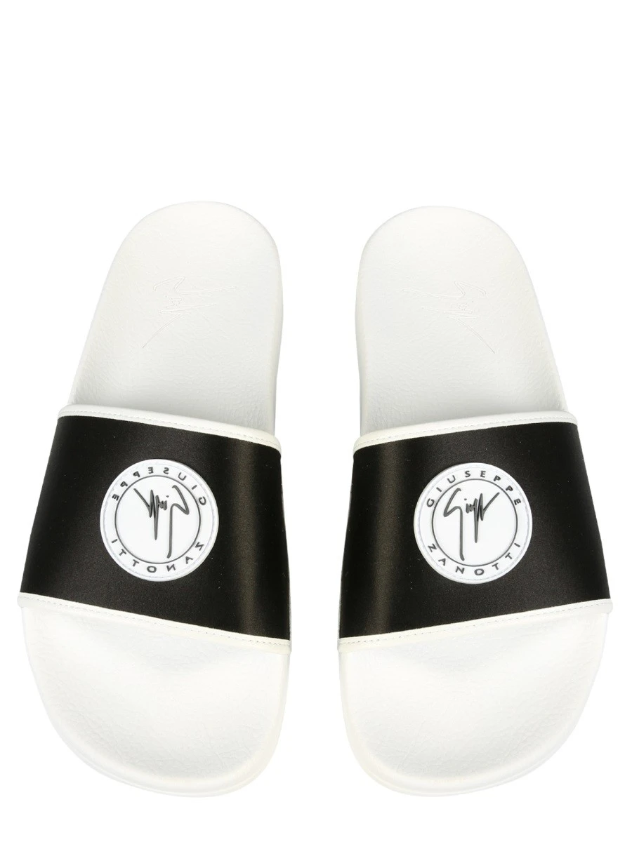 RUBBER SLIDE SANDALS.webp