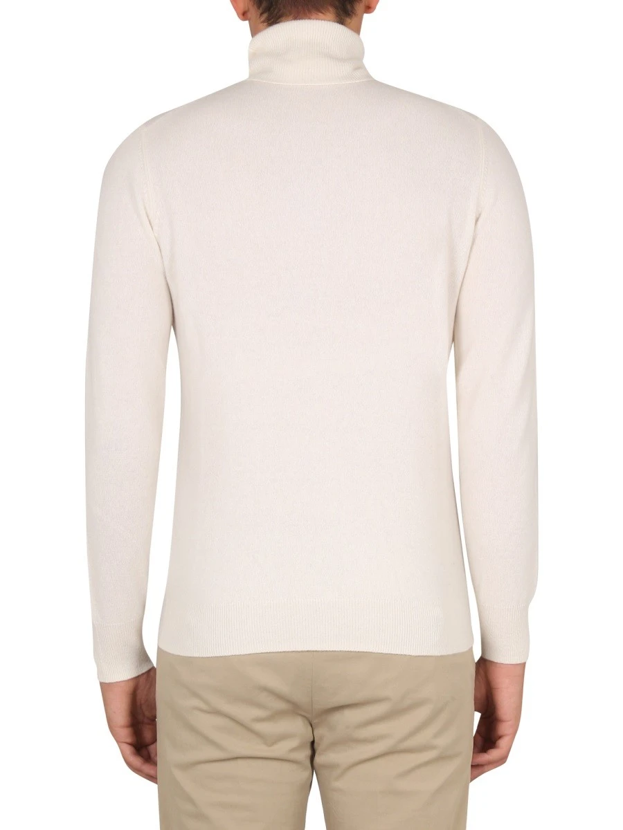 TURTLENECK SWEATER.webp