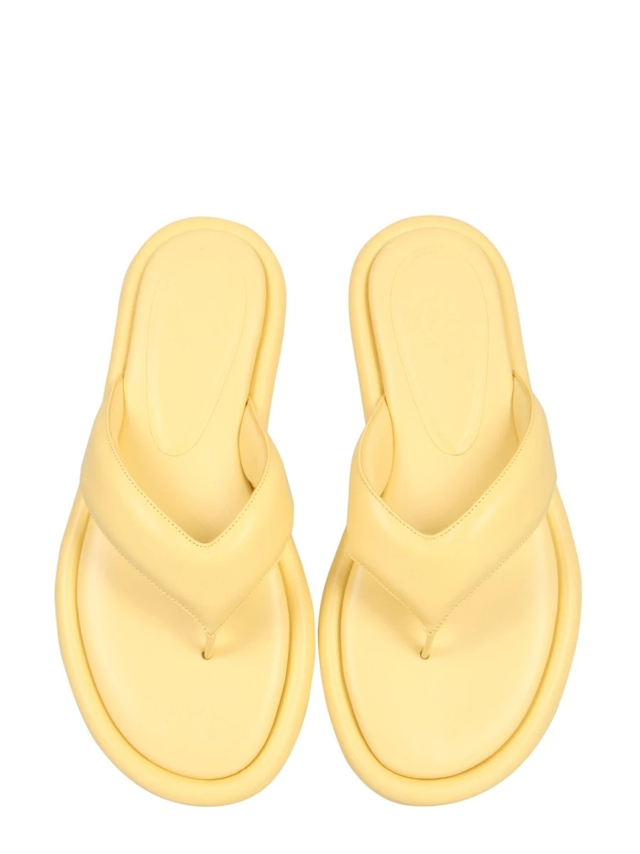 GIA 5 PUFFY FLAT SANDALS.webp