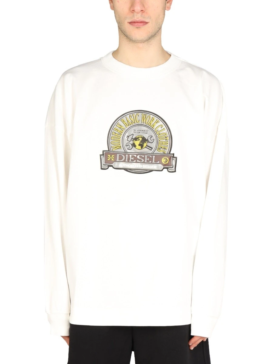 LOGO PATCH SWEATSHIRT.webp