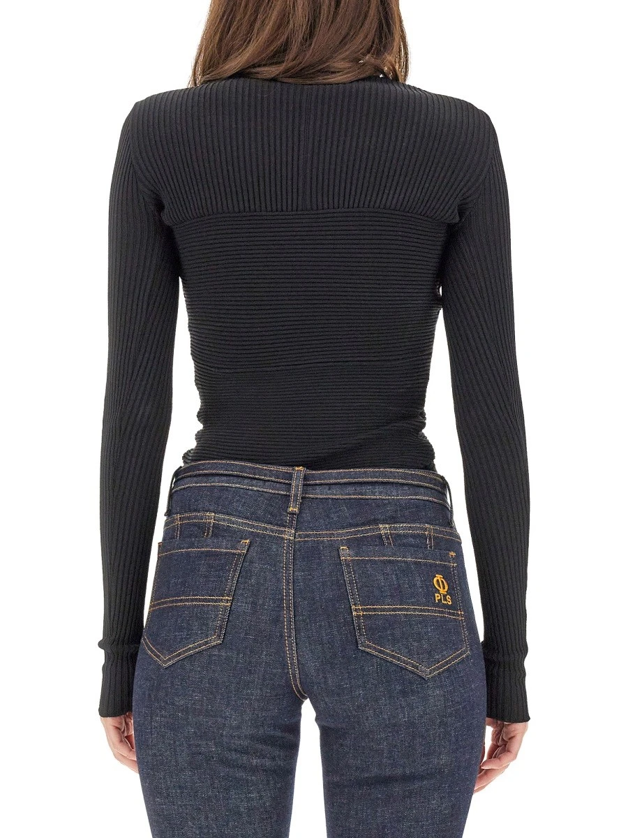 MESH WITH CUT-OUT DETAILS.webp