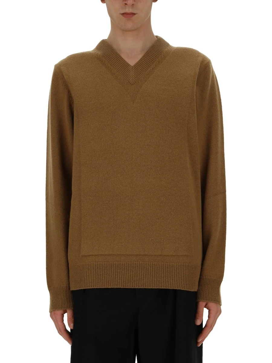 V-NECK SWEATER.webp