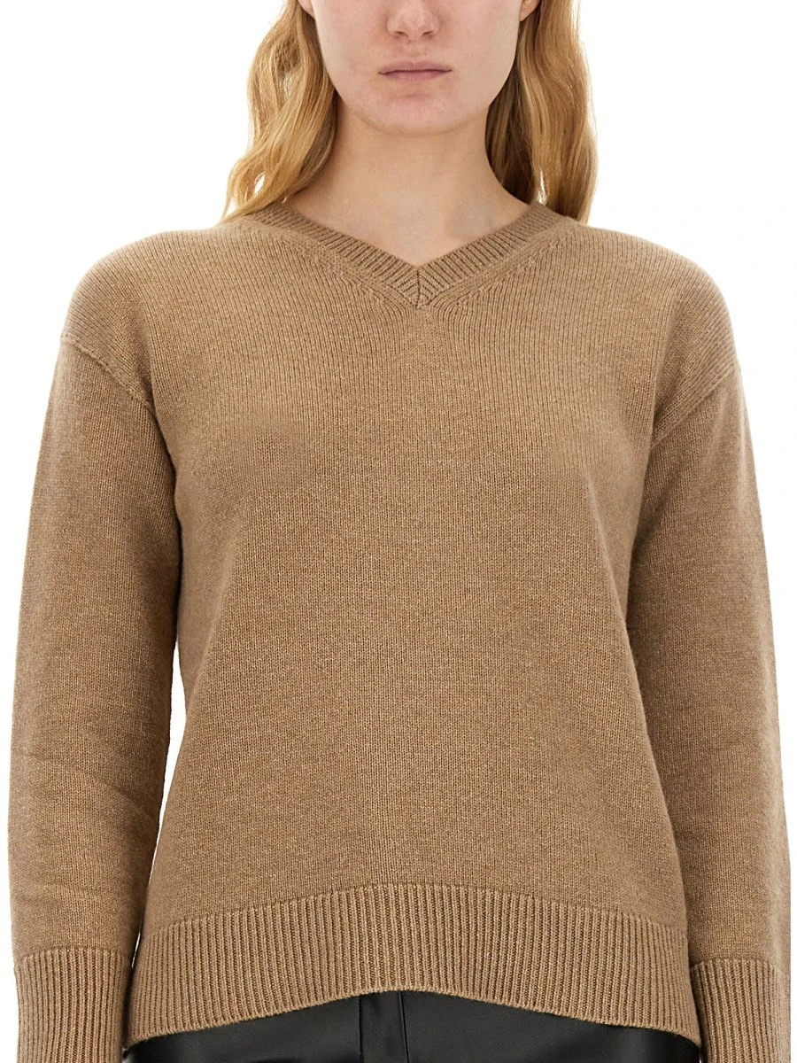 V-NECK SWEATER.webp
