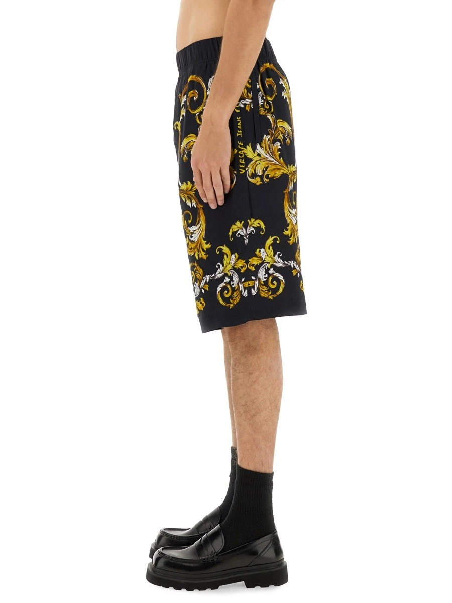 SHORTS WITH BAROQUE OUTLINE PRINT.webp