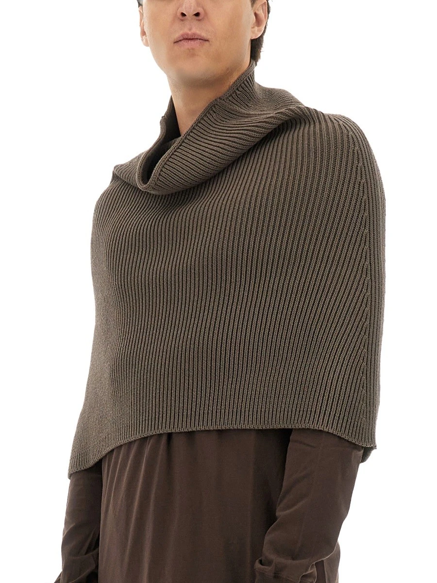 KNITTED CAPE.webp