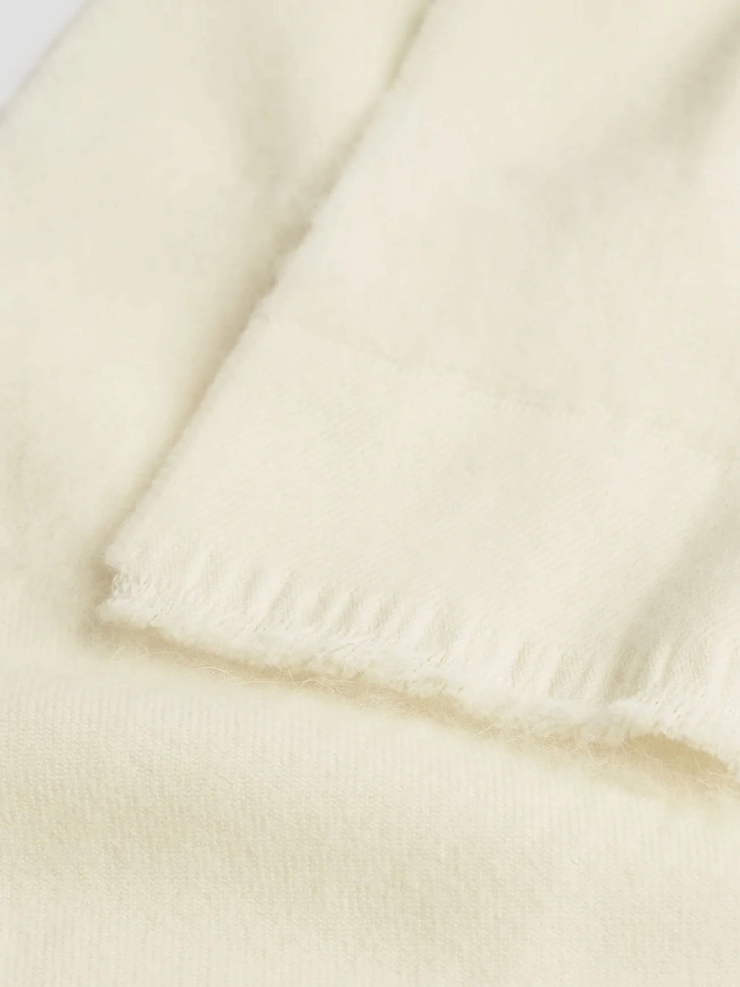 Virgin wool and alpaca scarf.webp