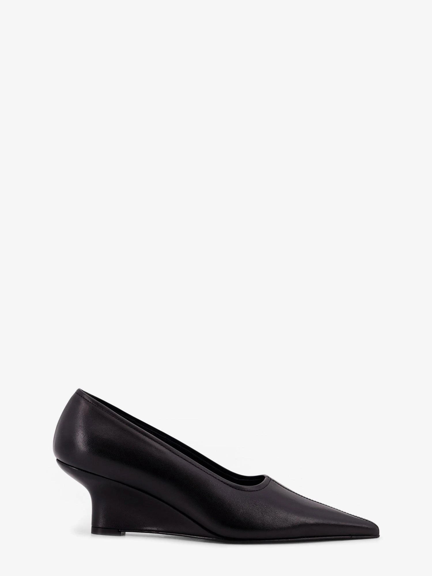 Sharp Wedge leather pump with croco motif.webp