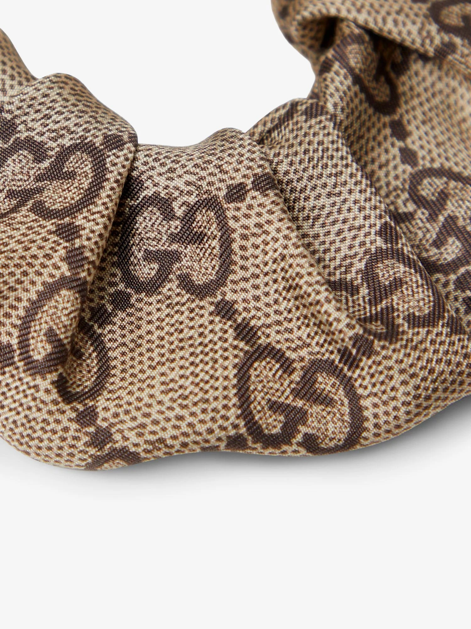 Silk elastic with GG motif.webp