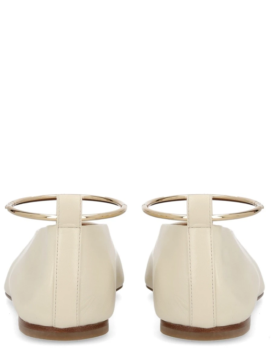 BALLERINA WITH ANKLET.webp