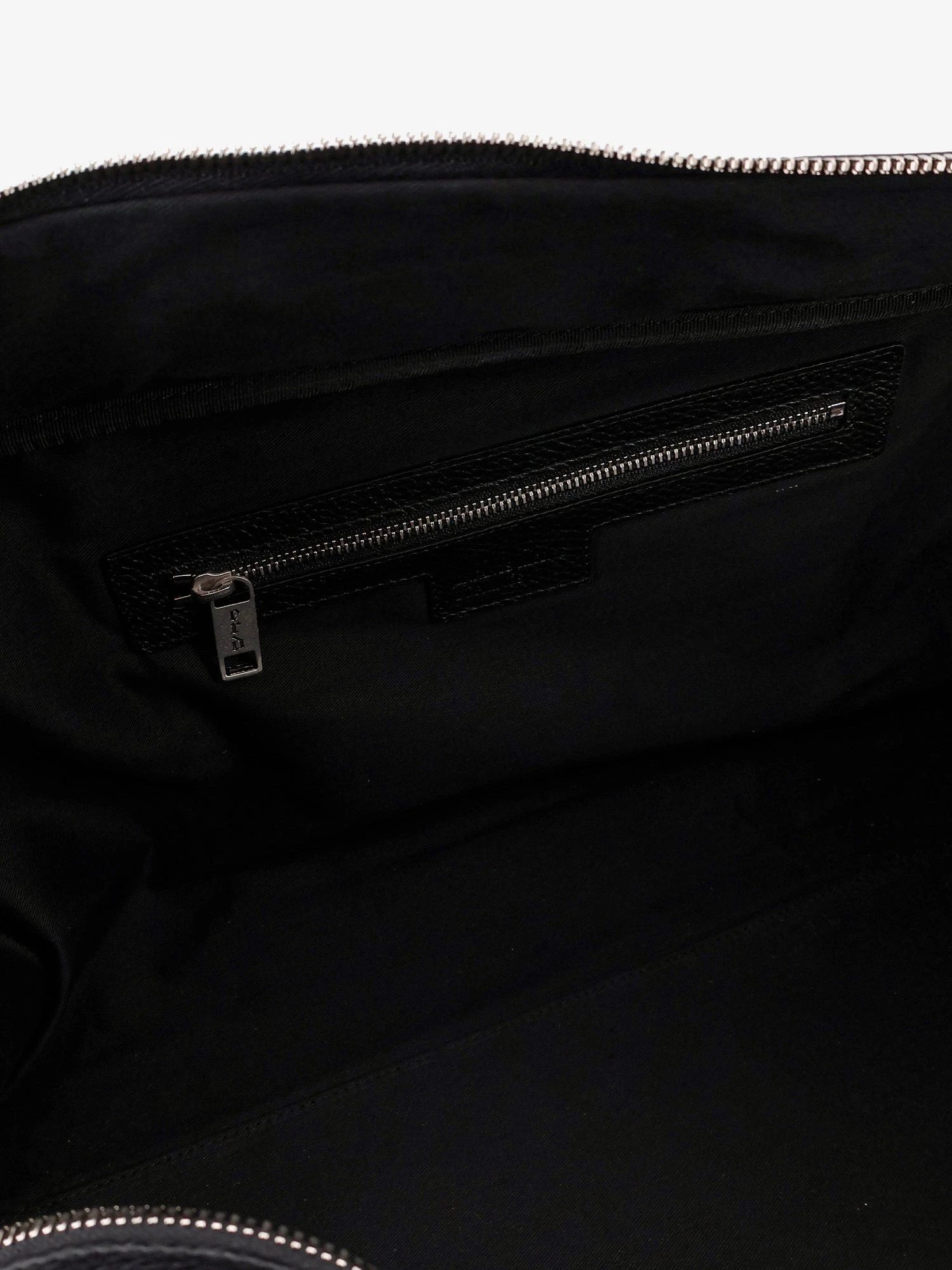 Belt Strap Weekender leather travel bag.webp