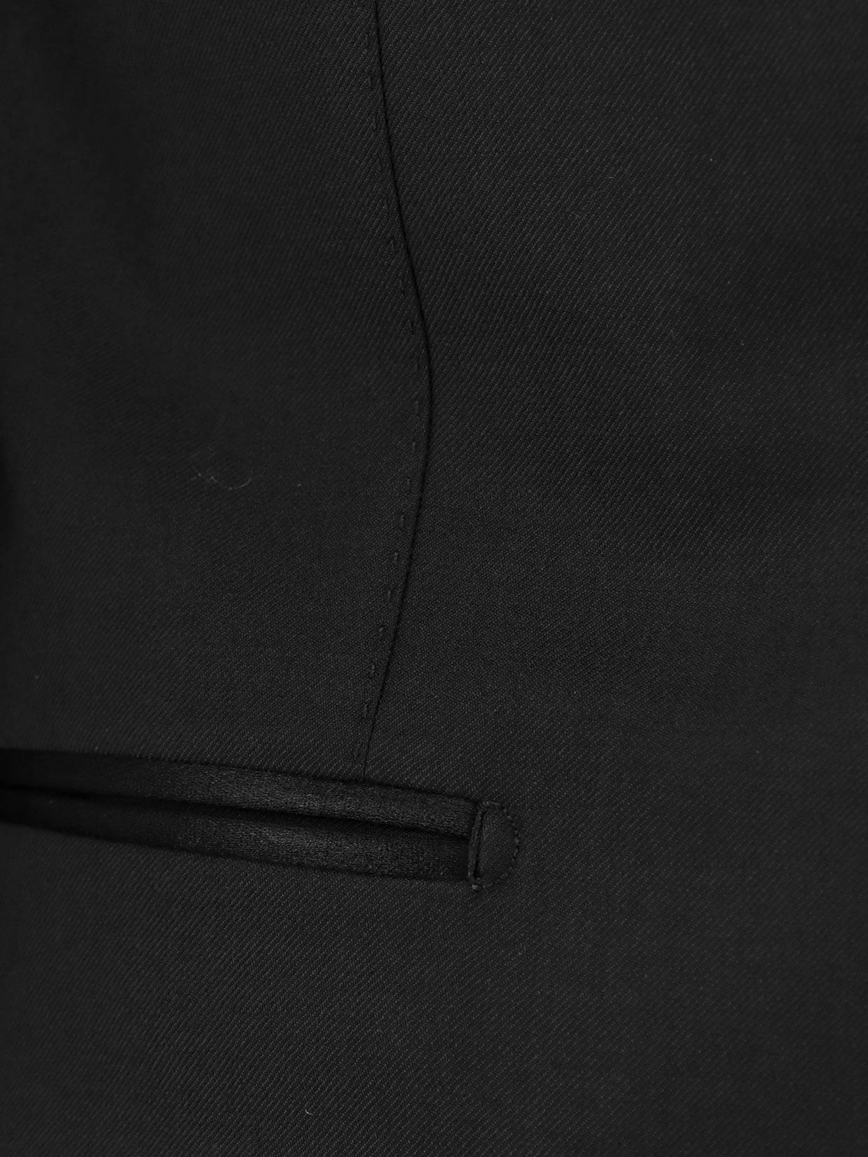 Shelton stretch wool tuxedo.webp