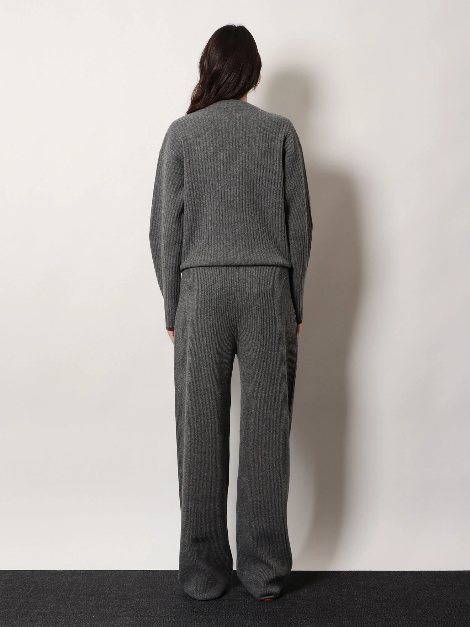 Stretch wool trousers.webp