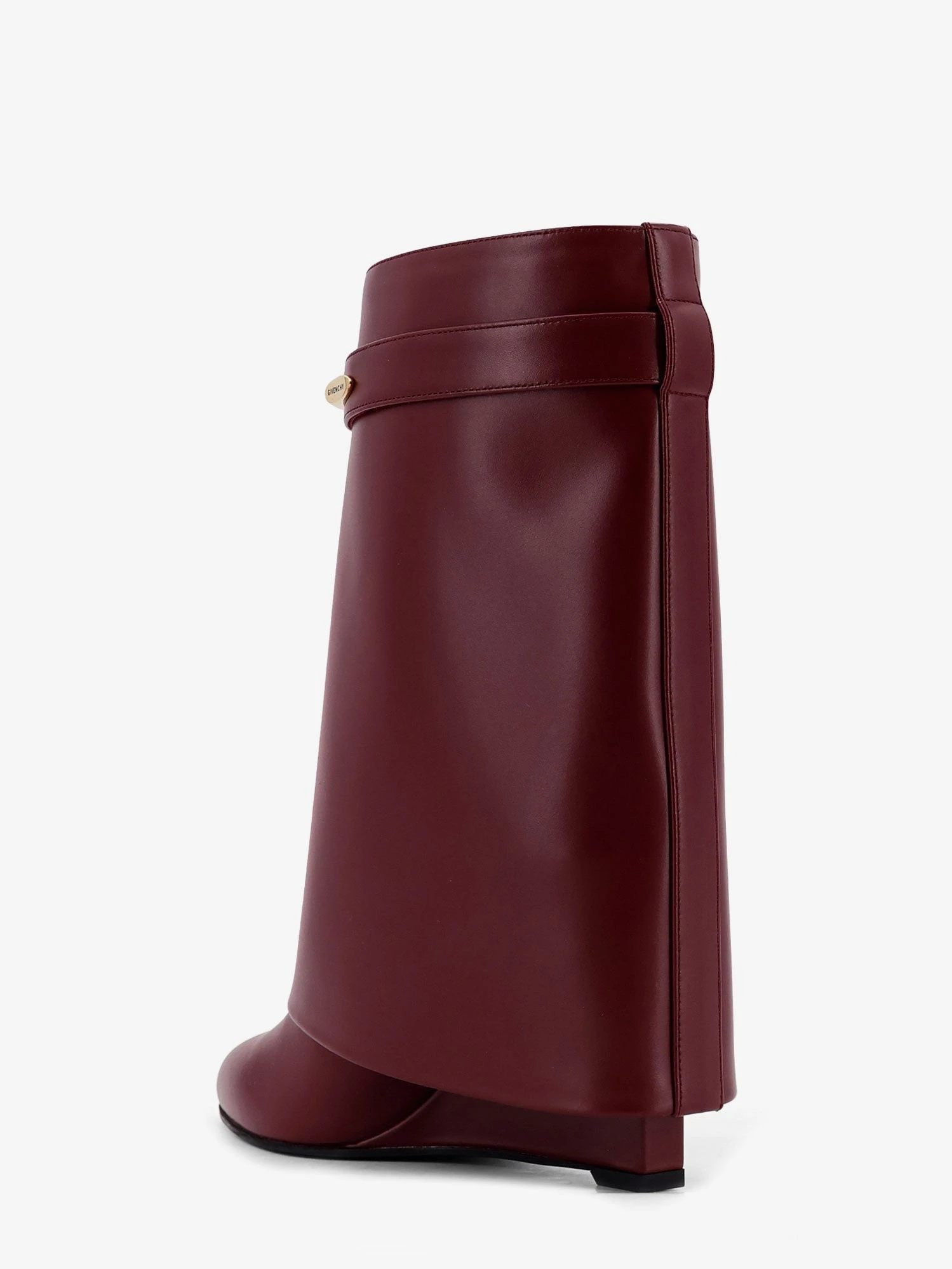 Shark leather boots.webp