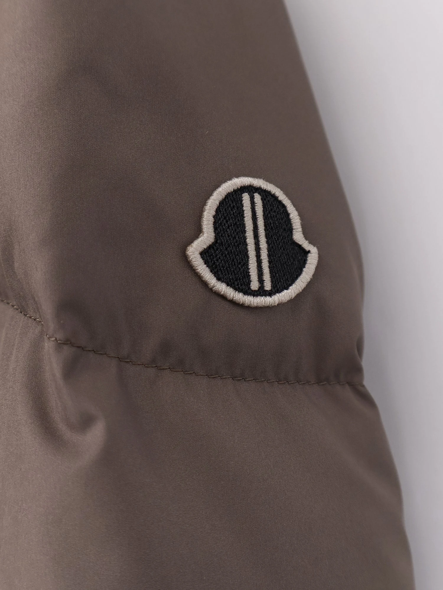 Cyclopic nylon down jacket.webp