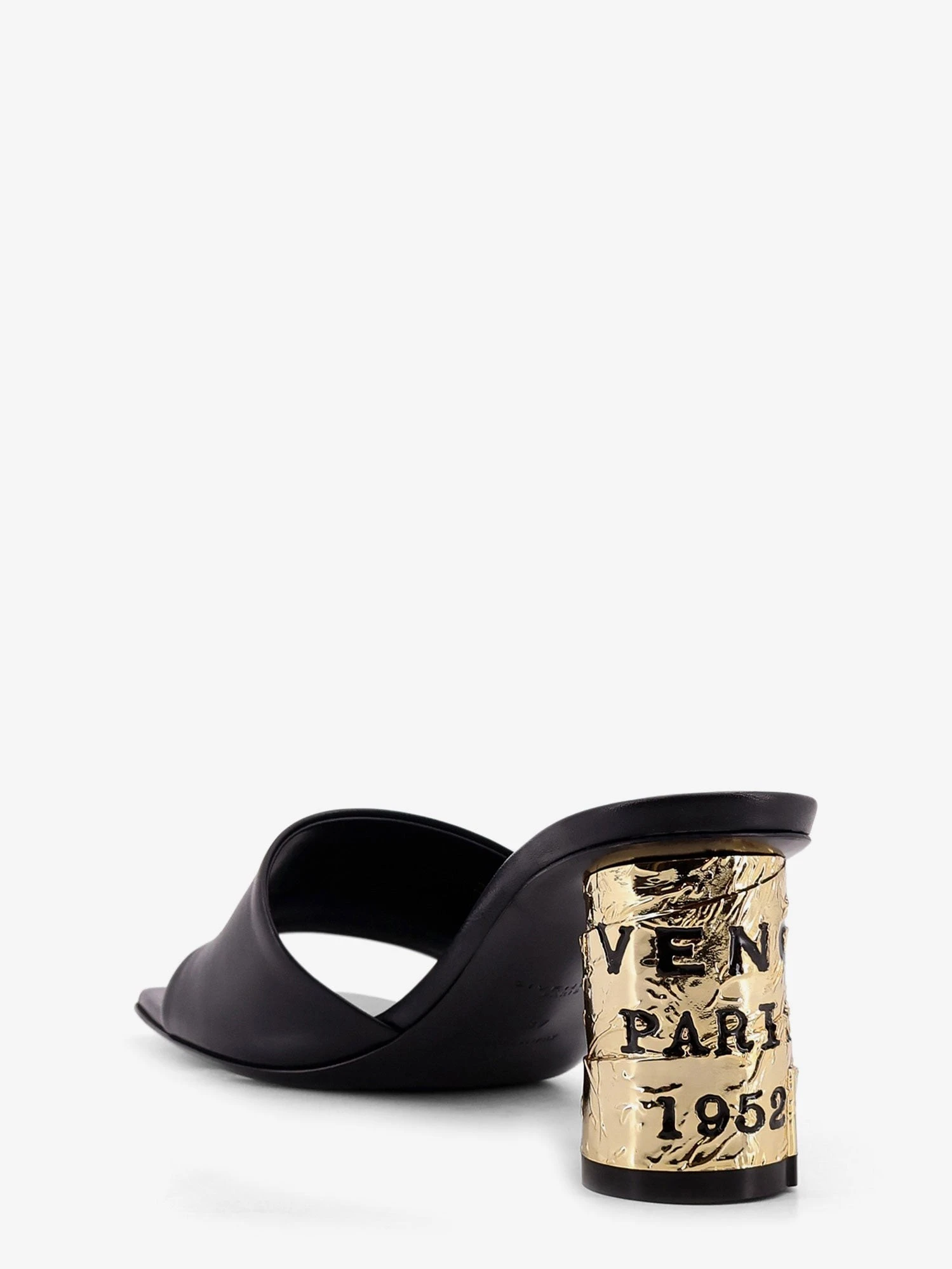 Leather sandals.webp