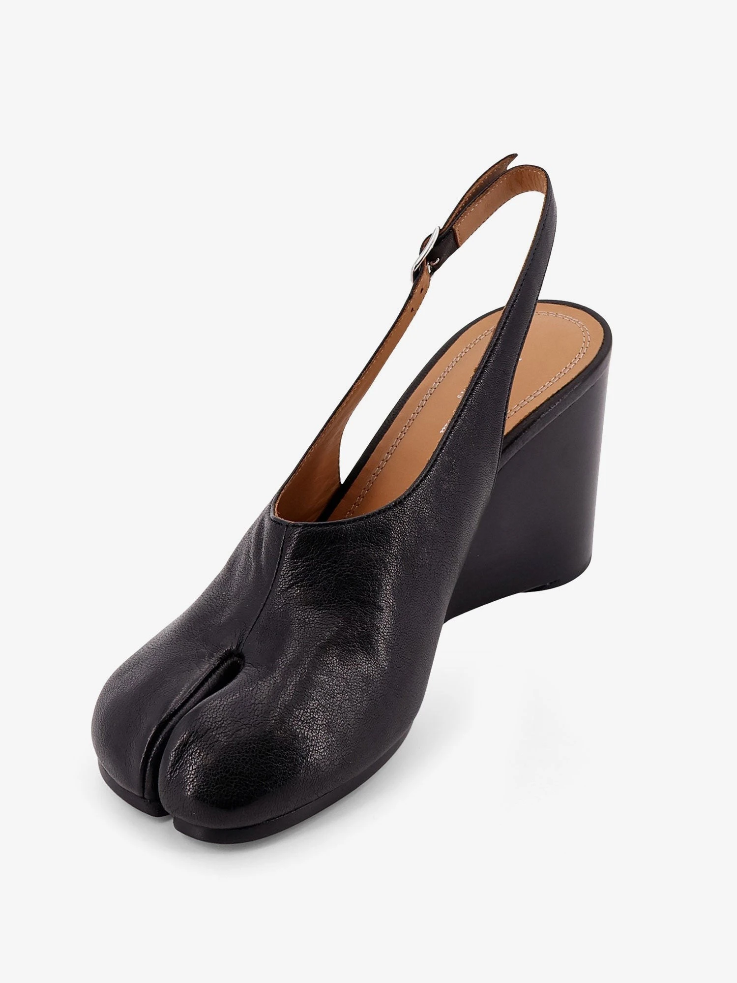 Tabi leather pumps.webp