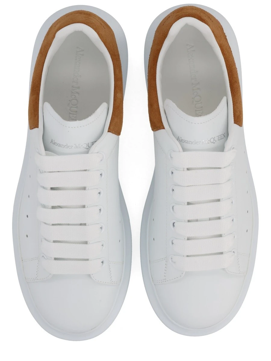 "OVERSIZE" SNEAKER.webp