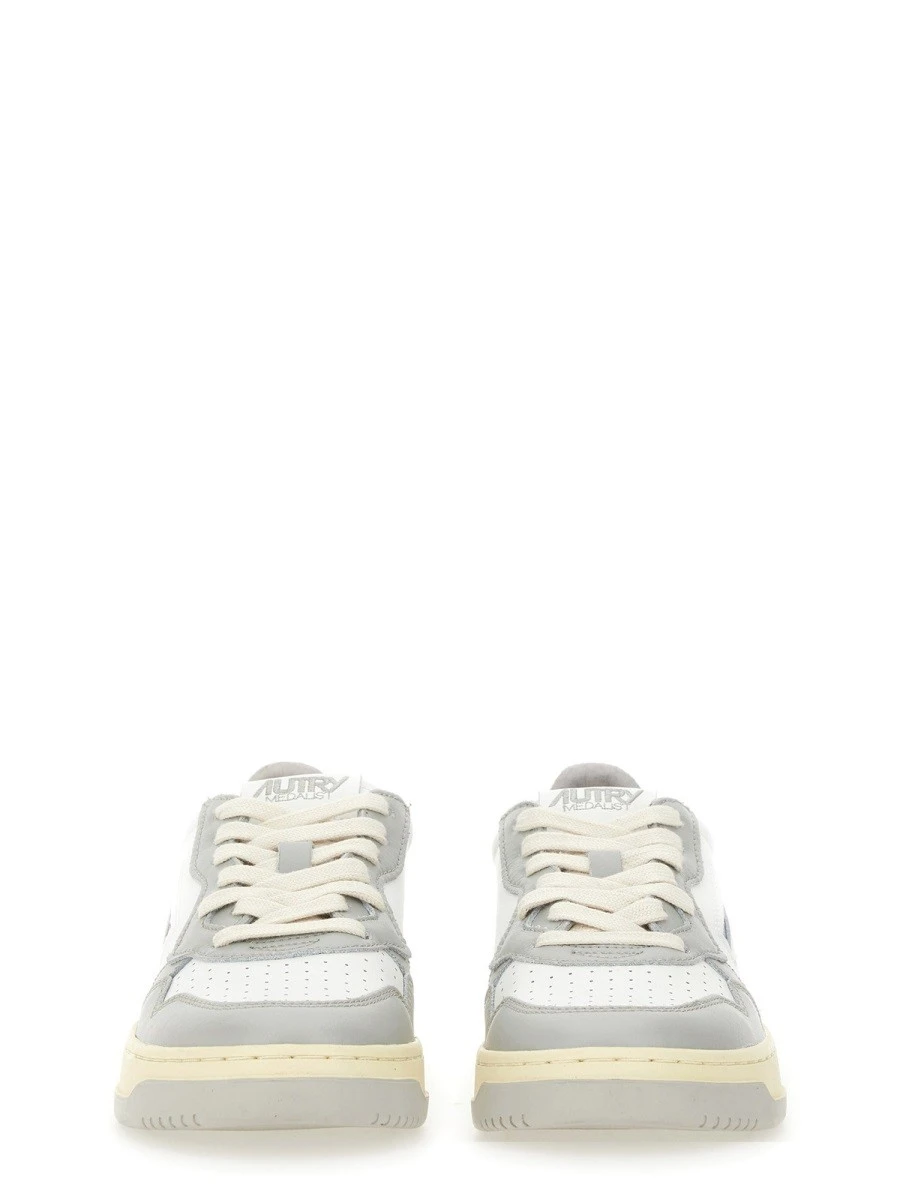 SNEAKER "MEDALIST LOW".webp
