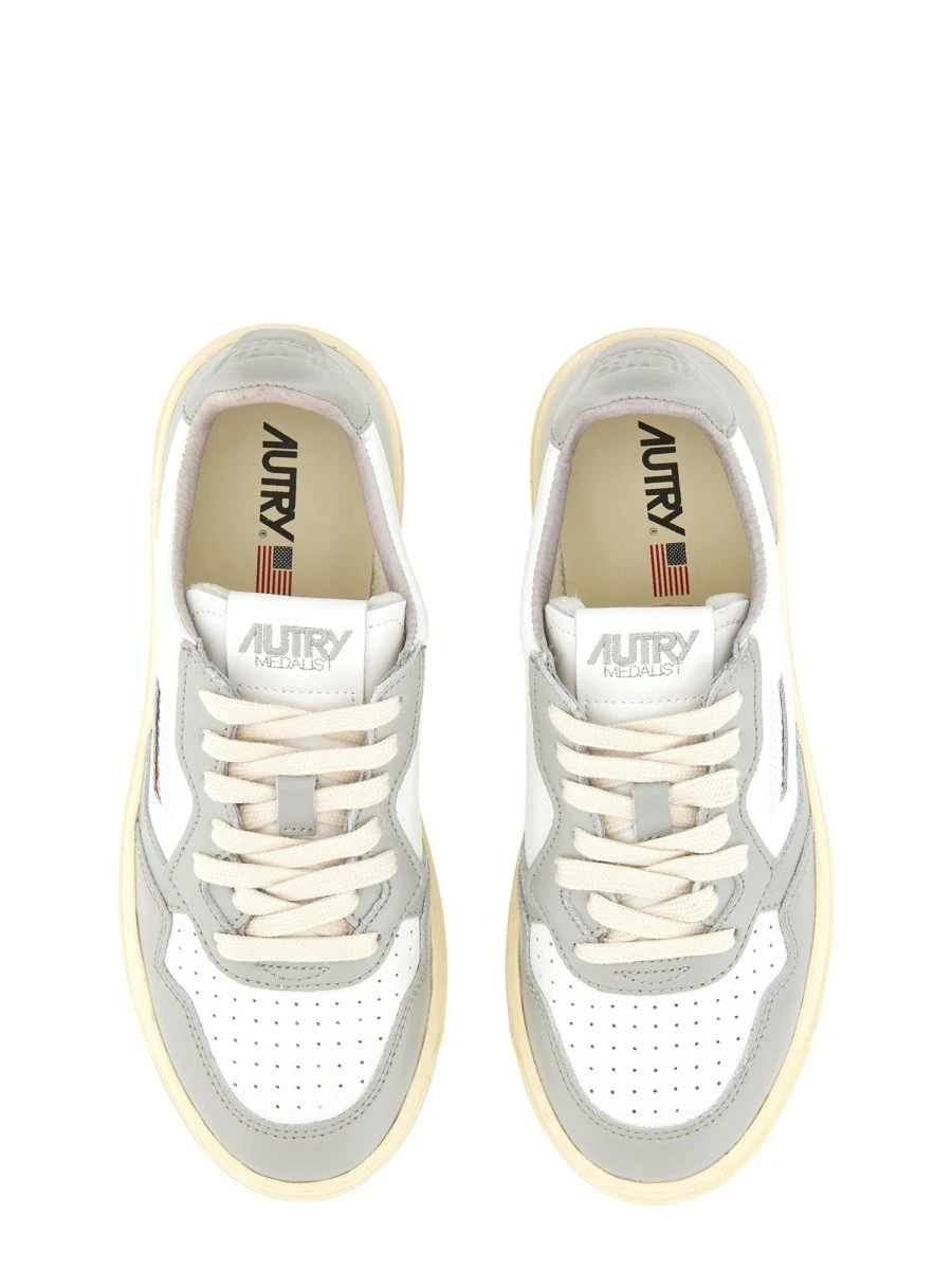 SNEAKER "MEDALIST LOW".webp