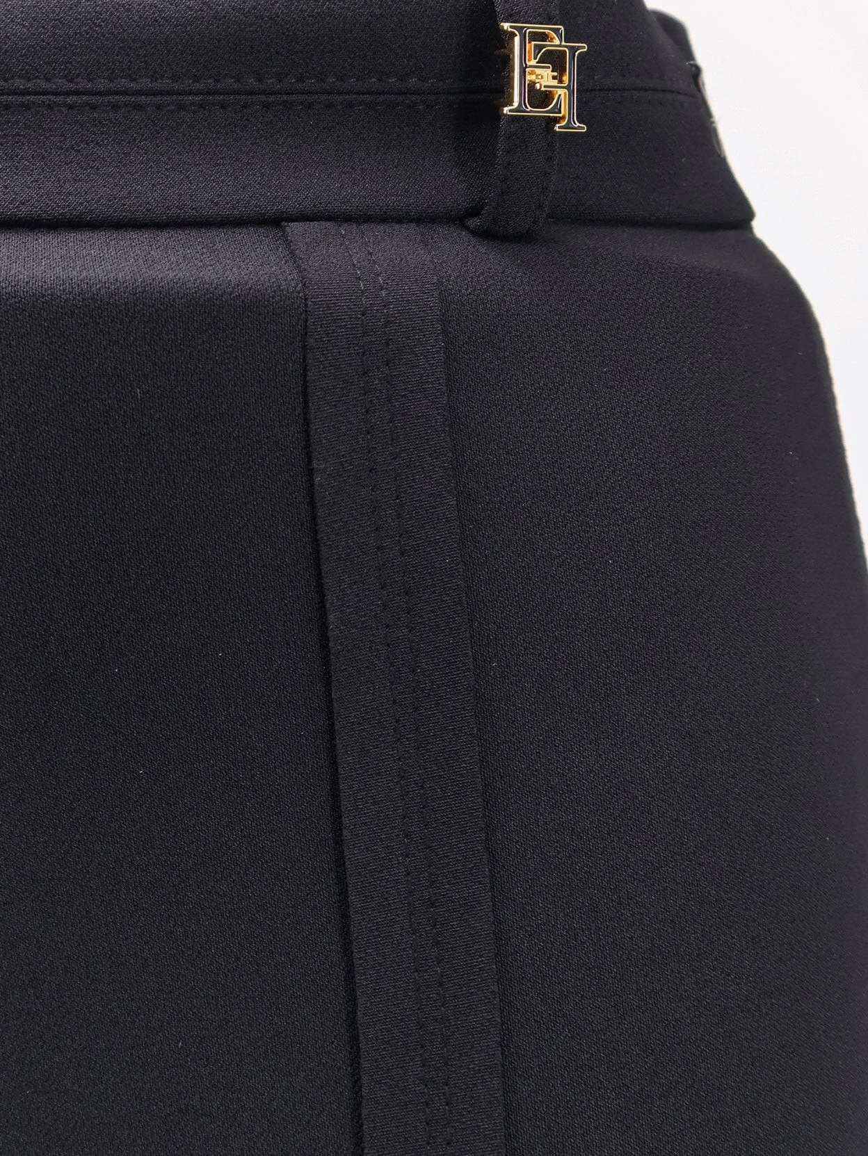 Celana Daily trousers.webp