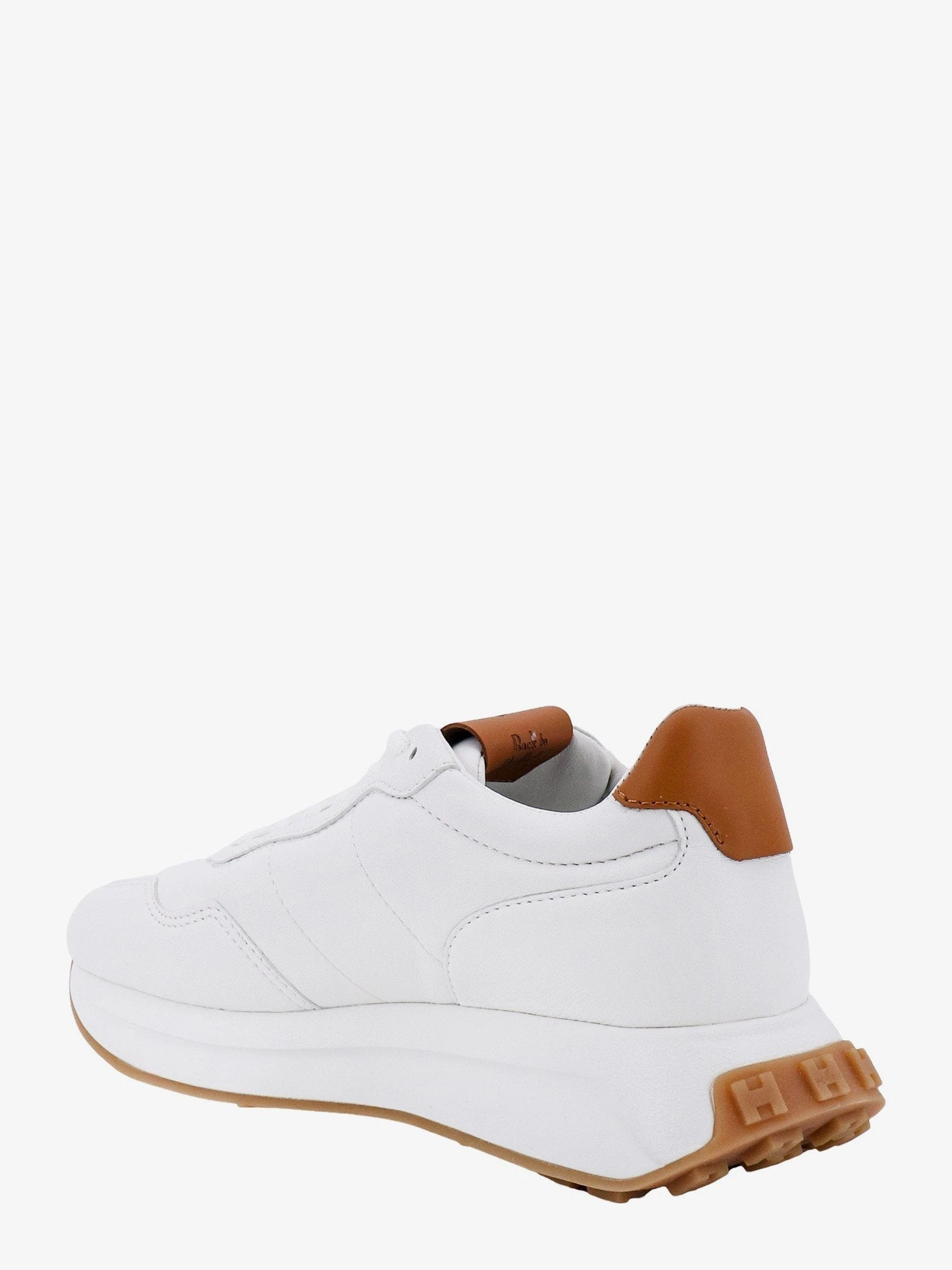 Leather sneakers with logo on the side.webp
