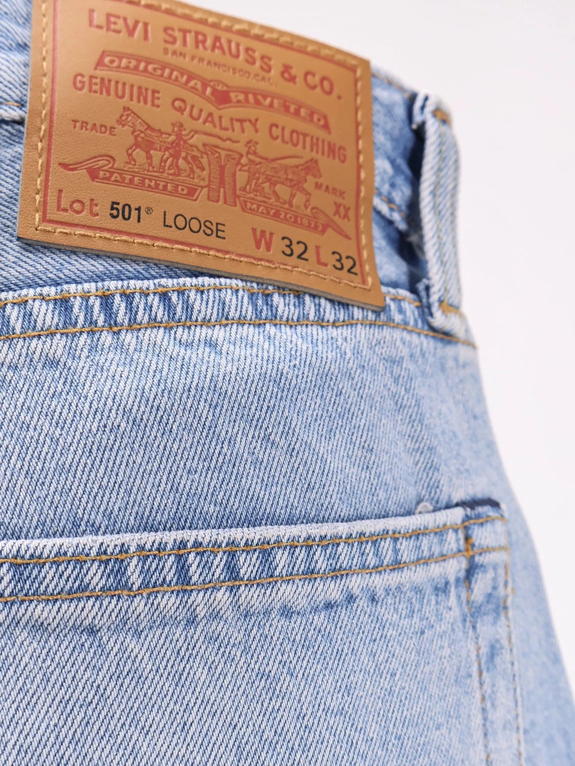 501 jeans blue denim.webp