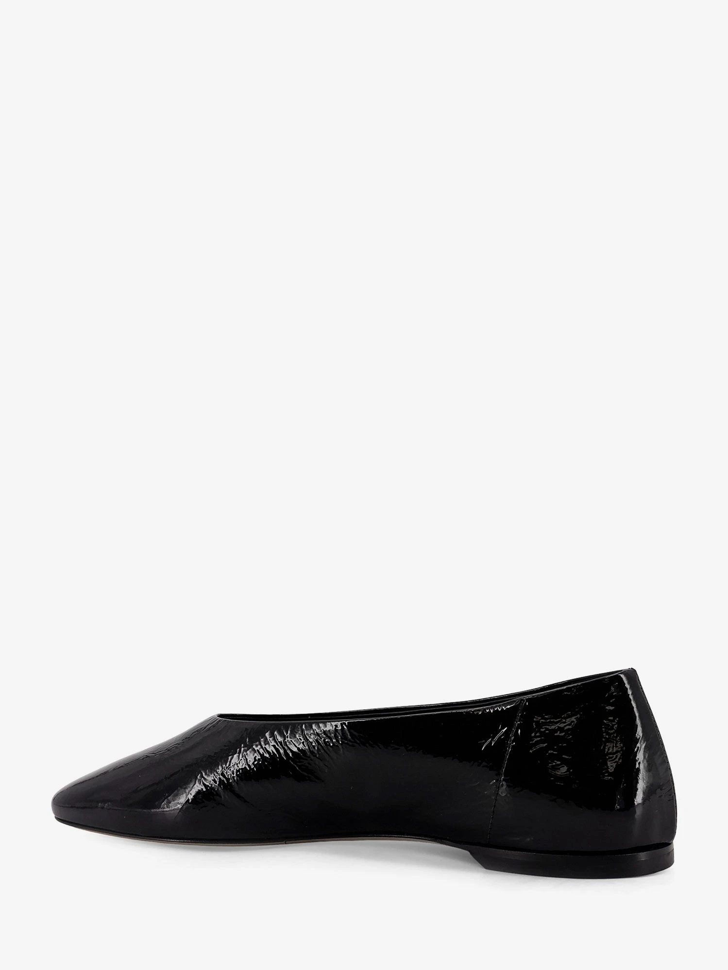 Patent leather ballerinas.webp