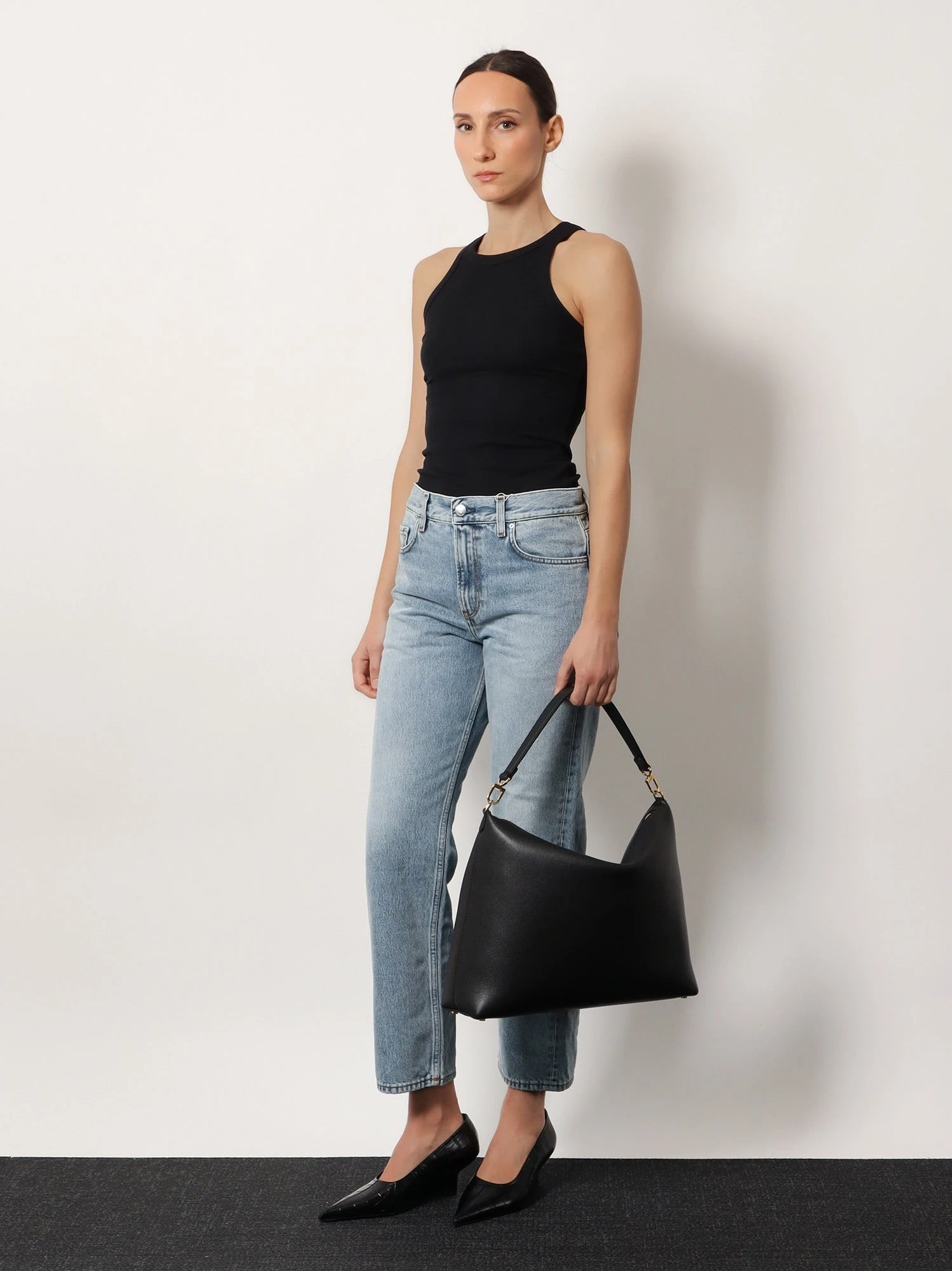 Low Straight organic cotton jeans.webp