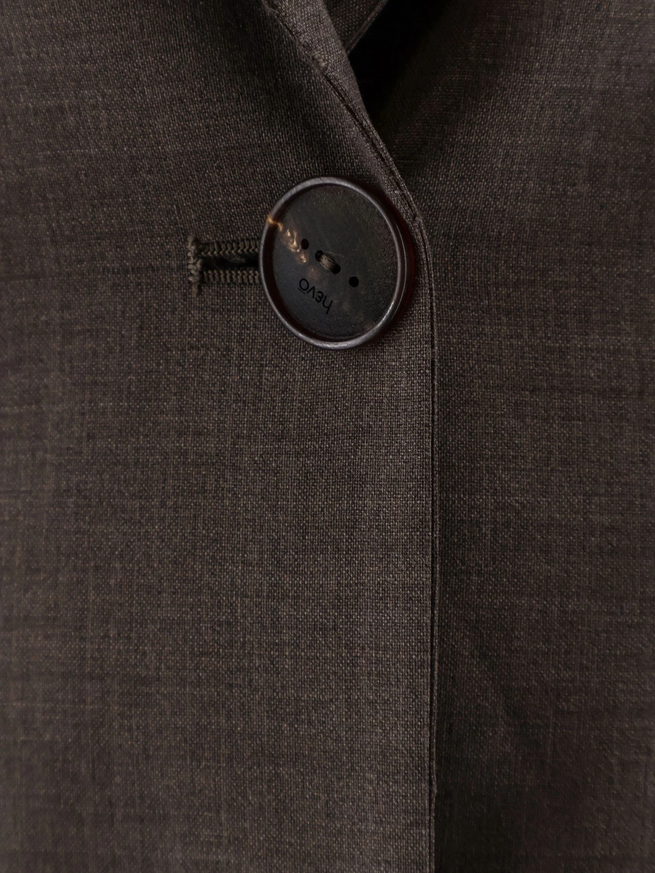 Frigole virgin sheep's wool suit.webp