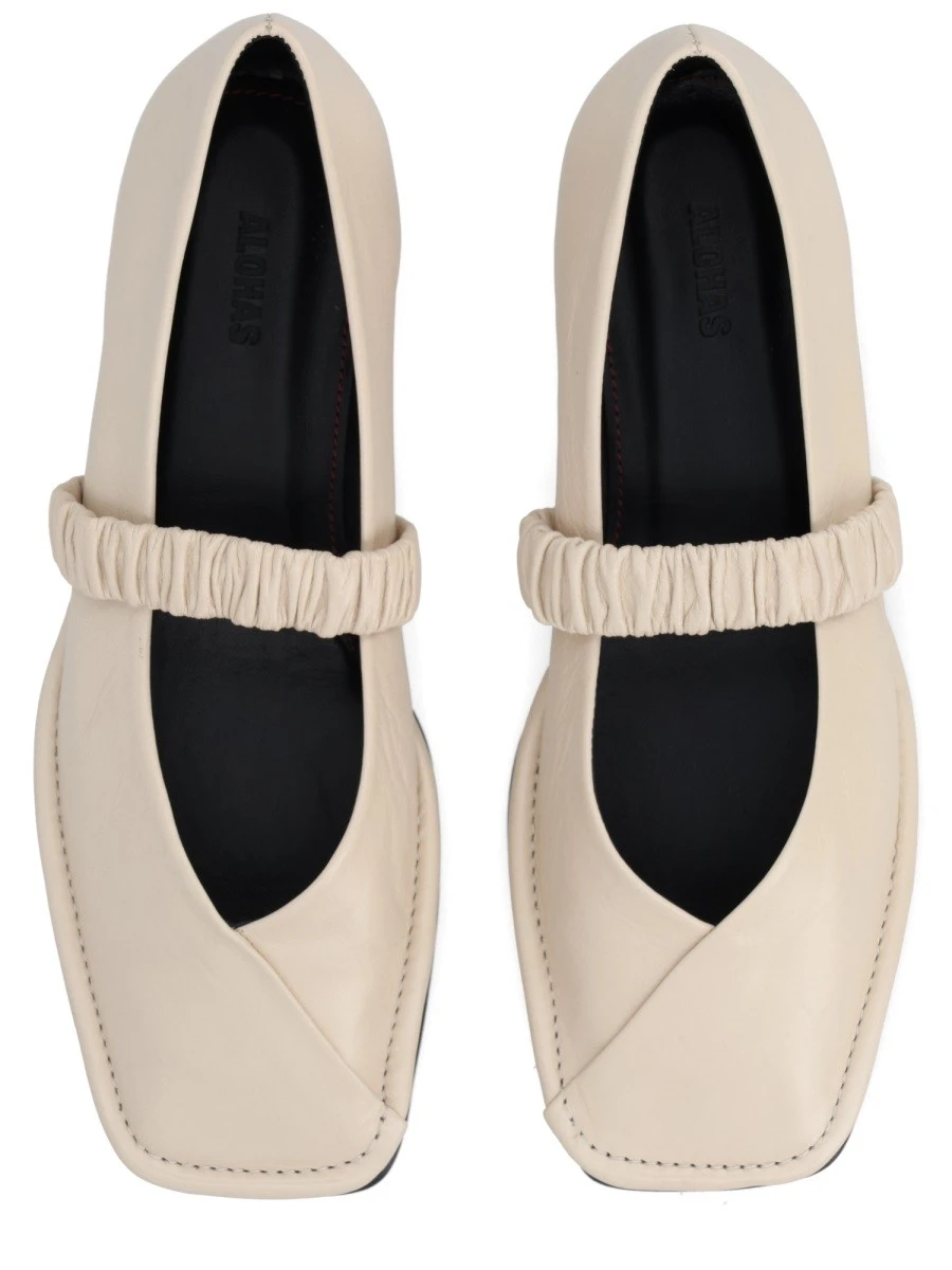 BALLERINA "LAUTAN".webp