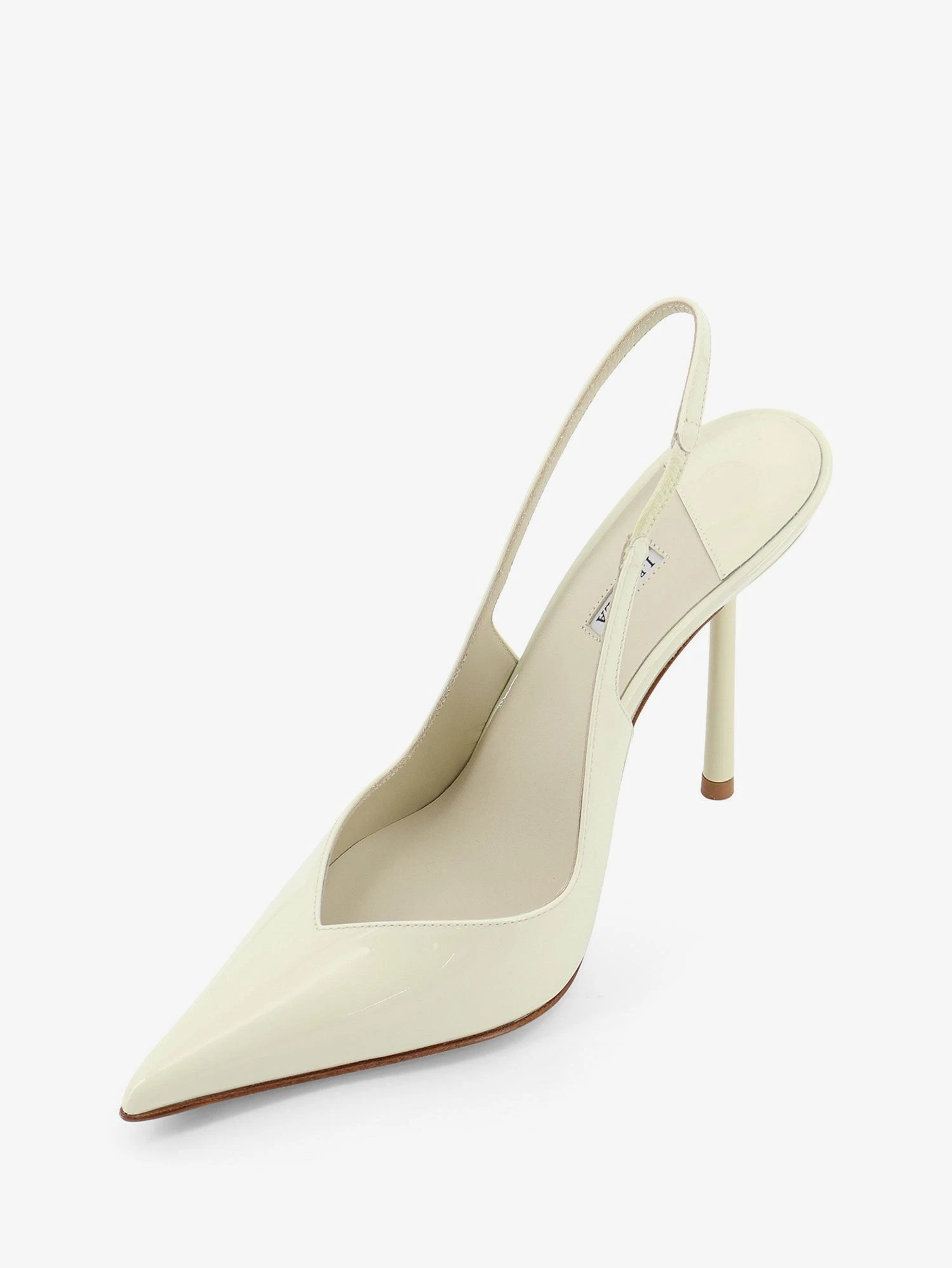 Chanel Vivienne patent leather décolleté.webp