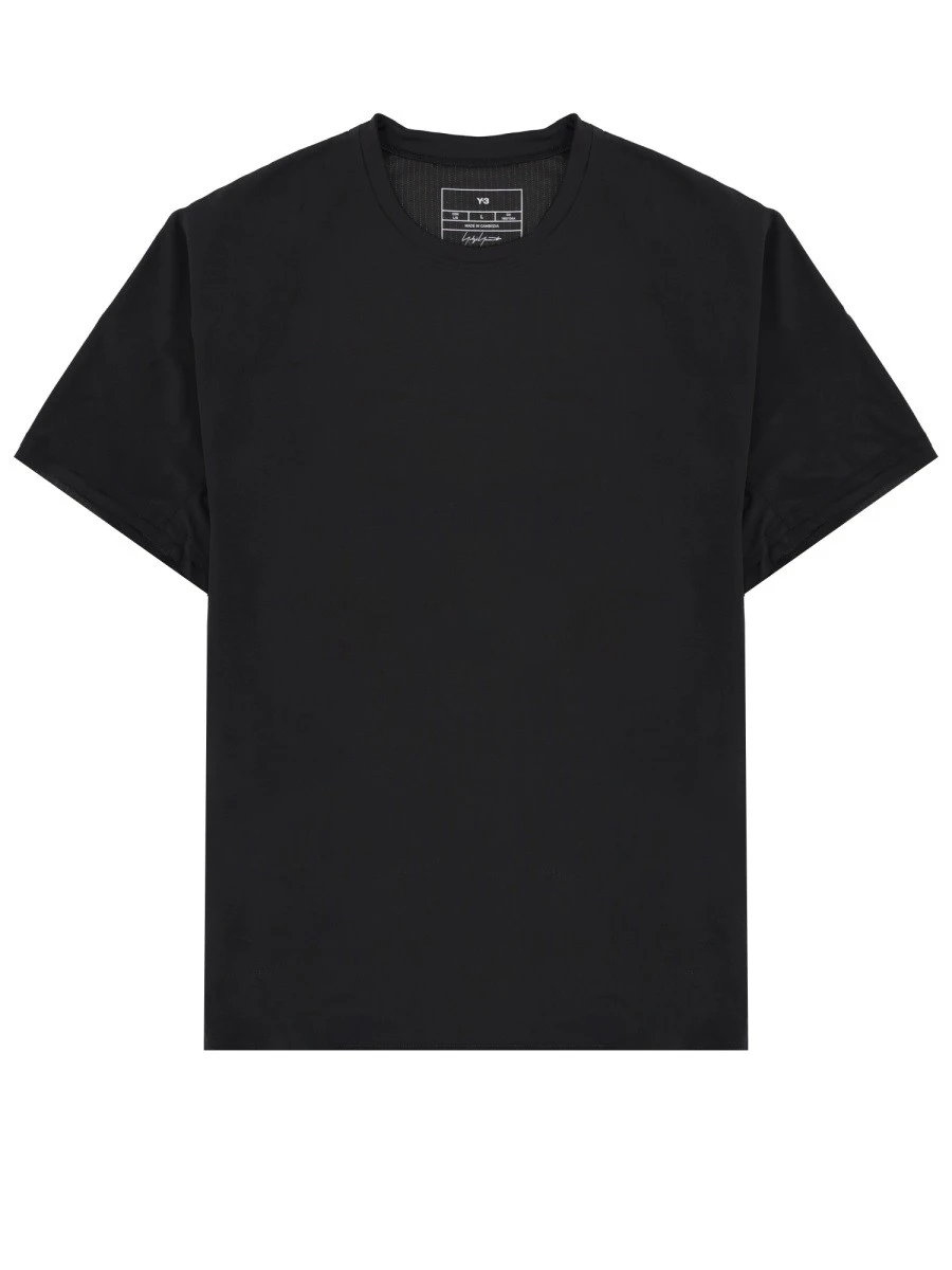 T-SHIRT CON PATCH LOGO.webp