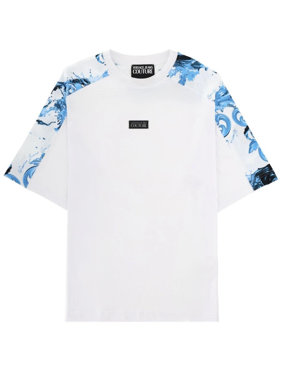 T-SHIRT CON PLACCA LOGO.webp