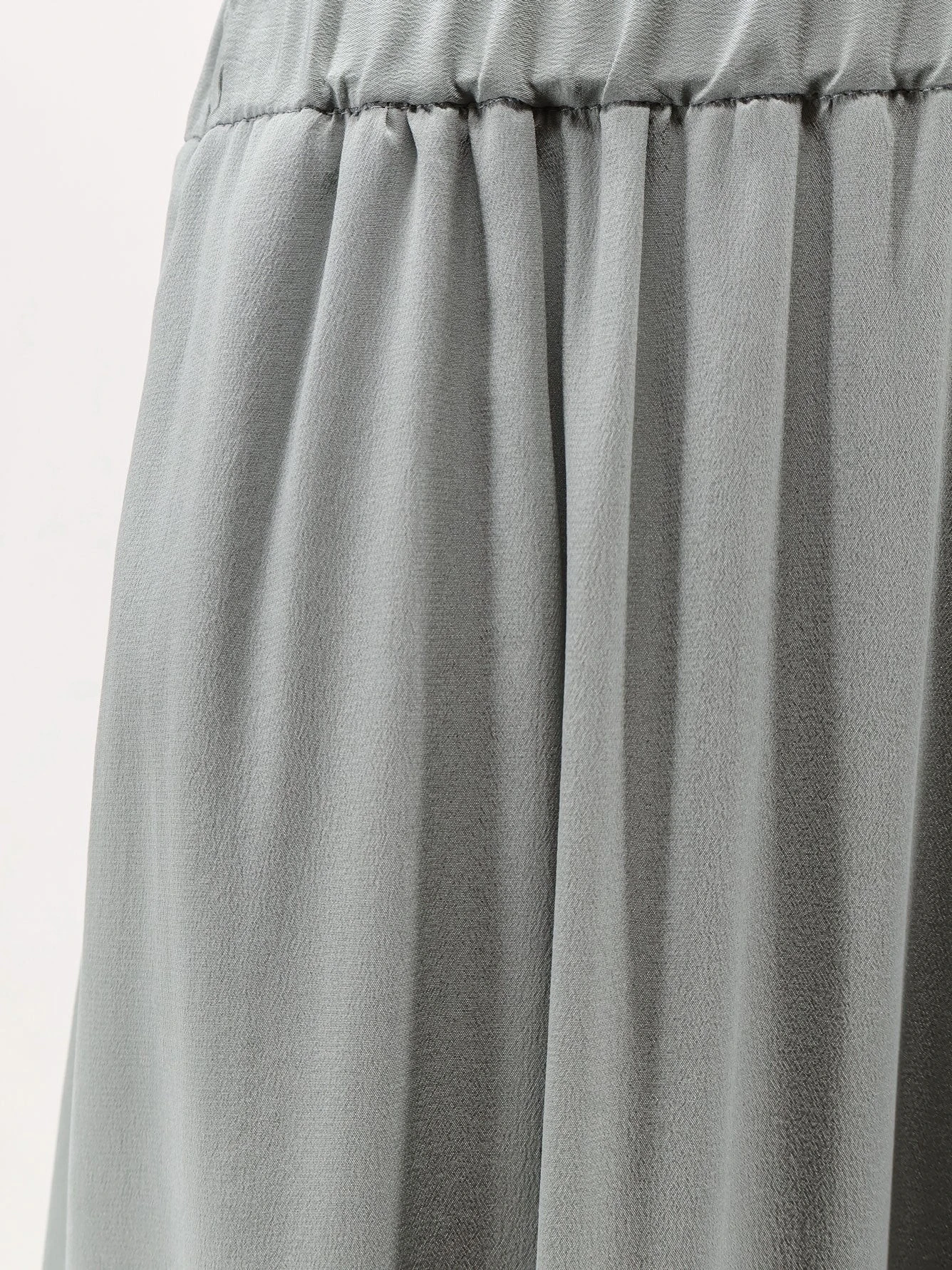 Baloon silk trousers.webp