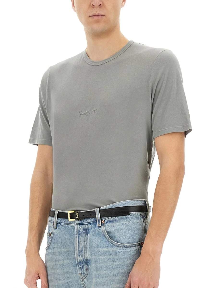 T-SHIRT CON LOGO.webp