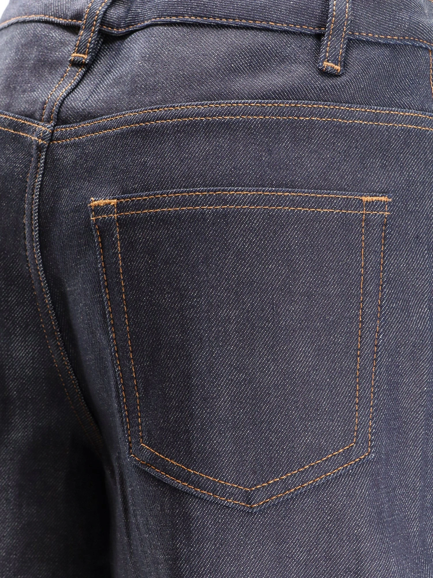 Elisabeth jeans.webp