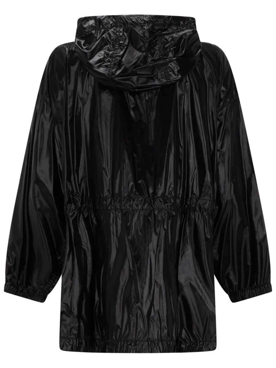 PARKA CORTO CON CAPPUCCIO.webp