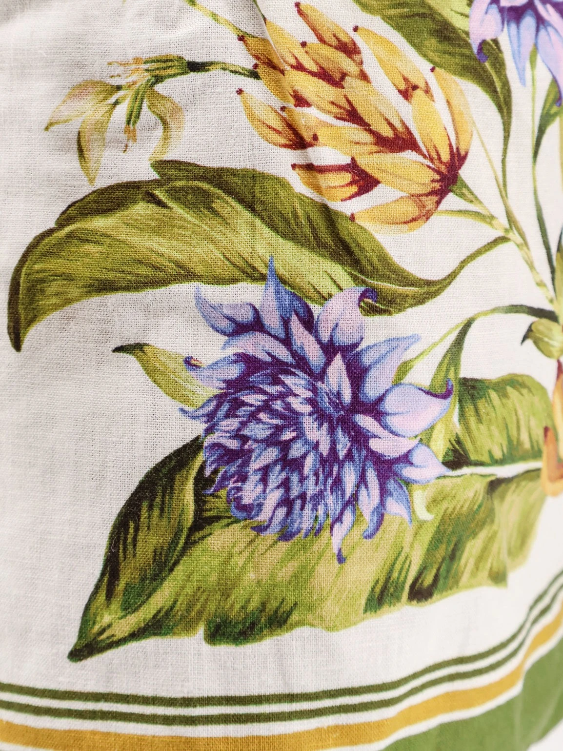 Tropical Scarf linen and viscose shorts.webp