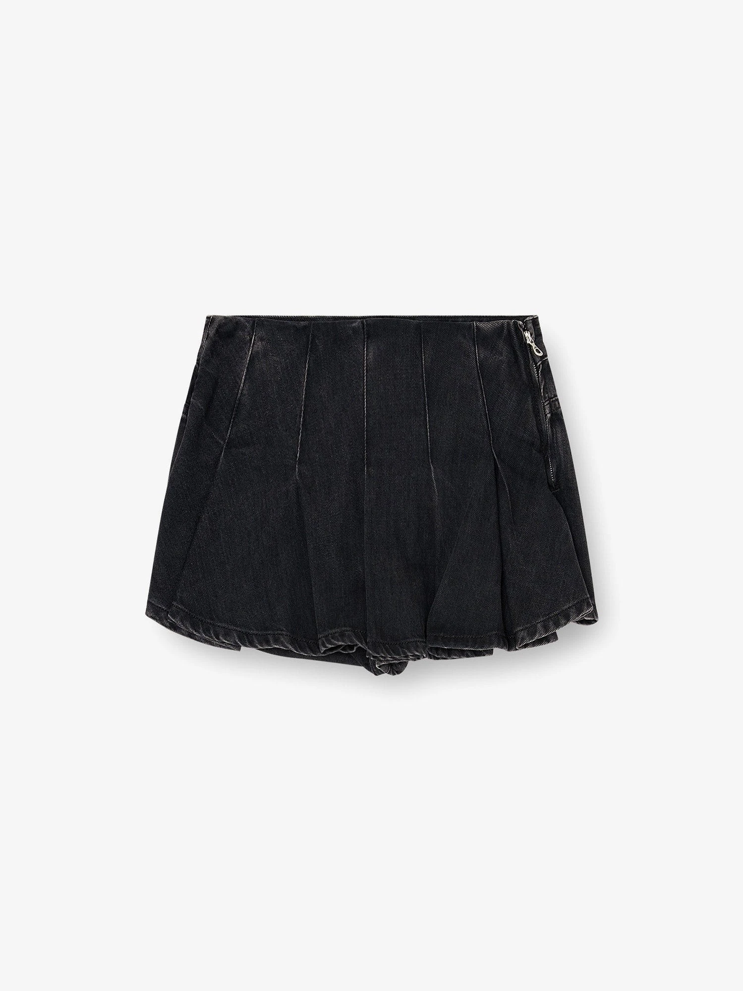 DE-ROX pleated denim shorts.webp