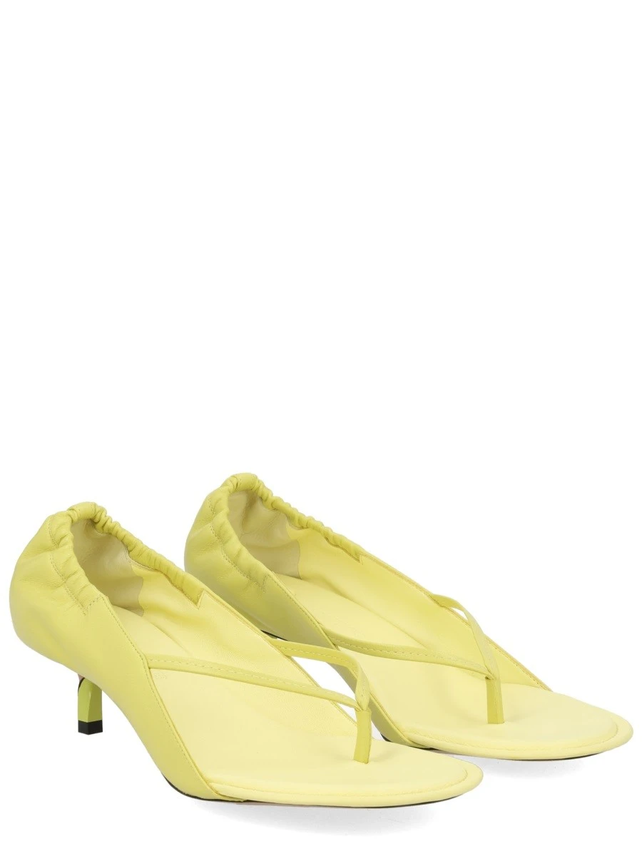 SANDALO CON TACCO.webp