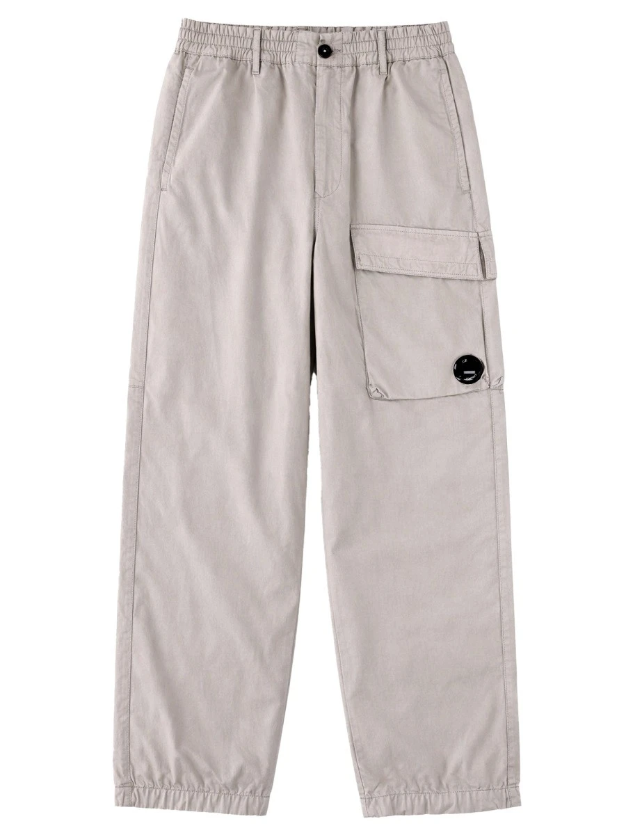 PANTALONE CARGO CON PATCH LOGO.webp