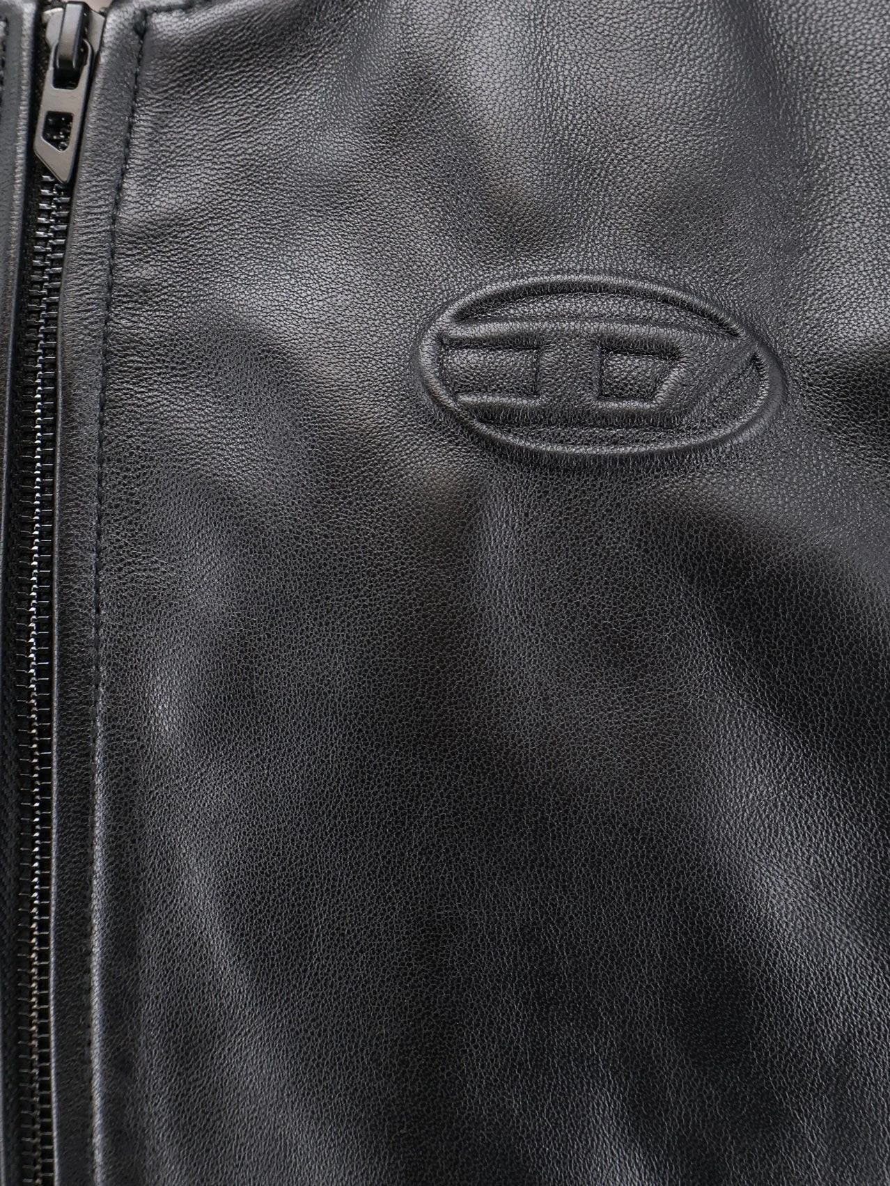 Ilyan leather jacket.webp