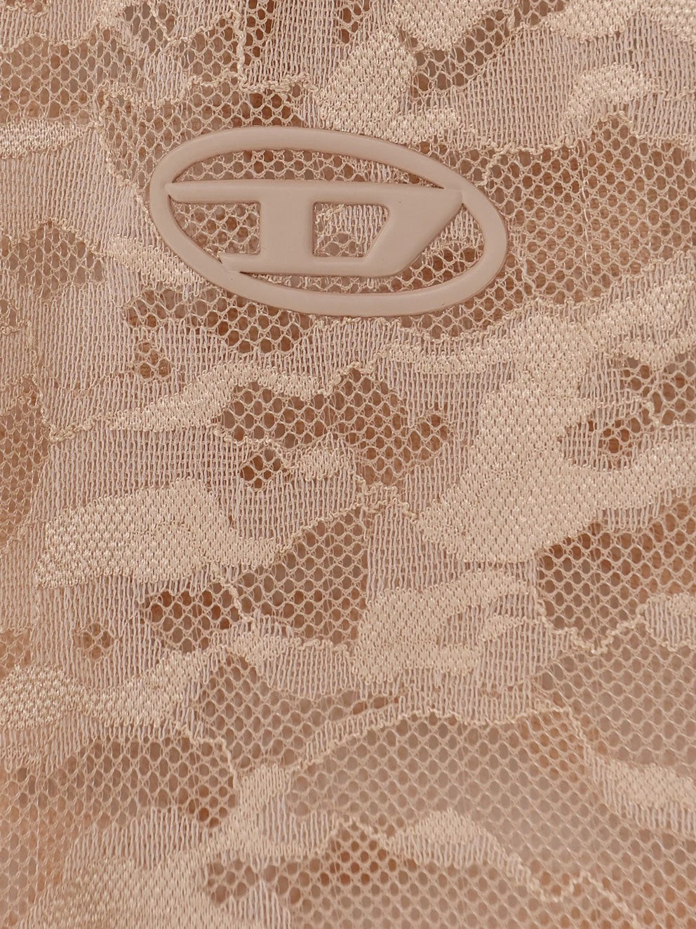 Kasia-Utlt Lace T-Shirt.webp