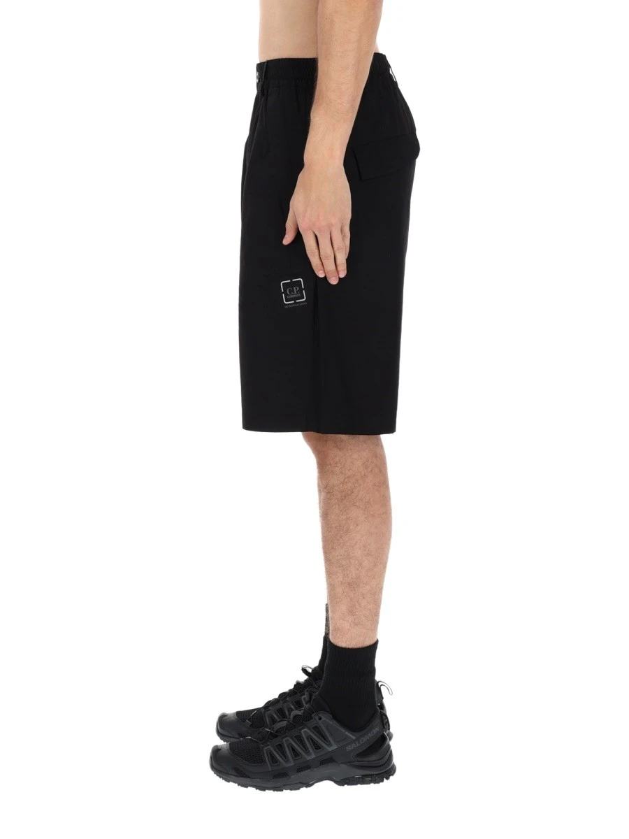 SHORTS "METROPOLIS" CON LOGO.webp