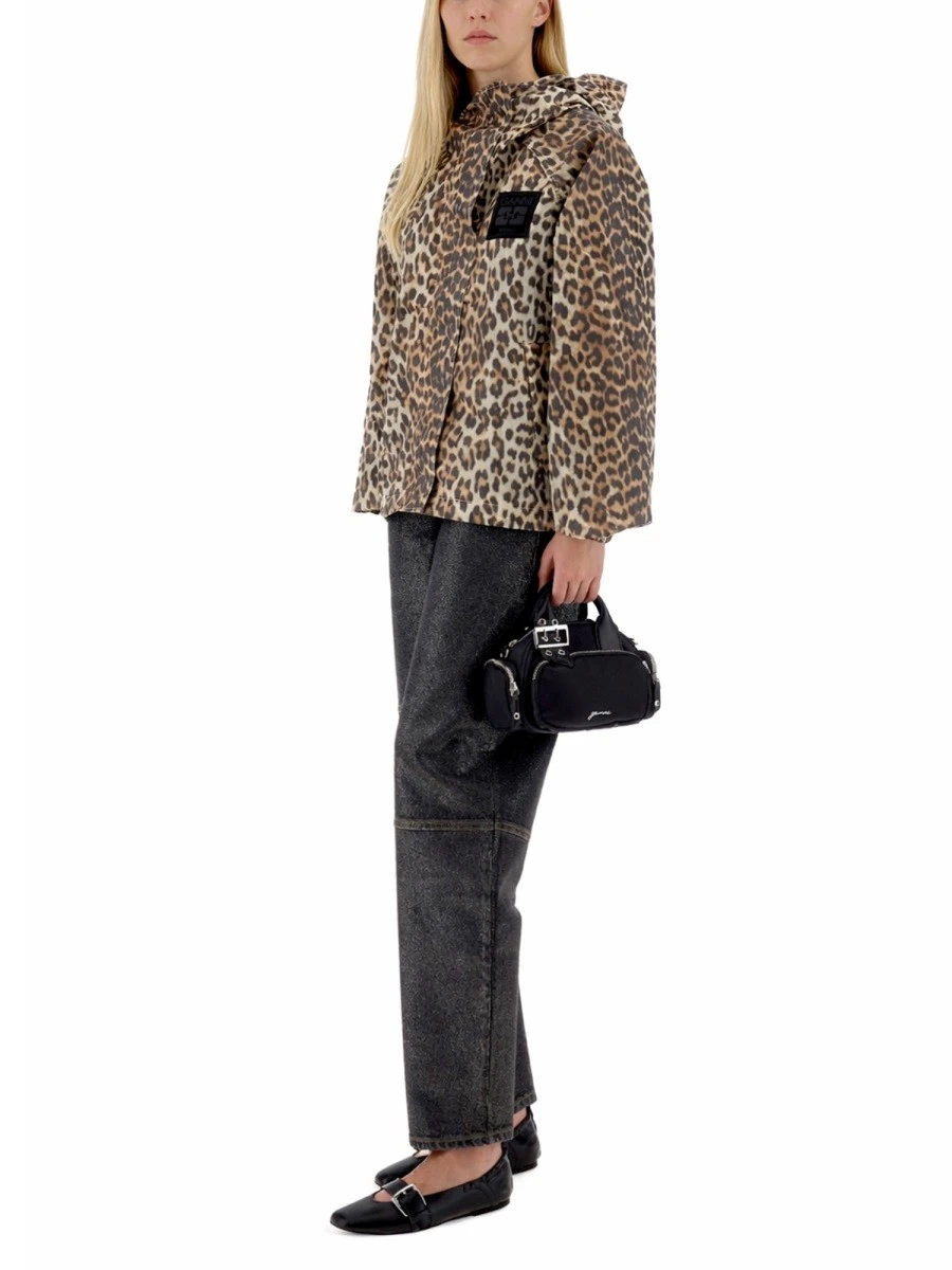 GIACCA CON STAMPA LEOPARDATA.webp