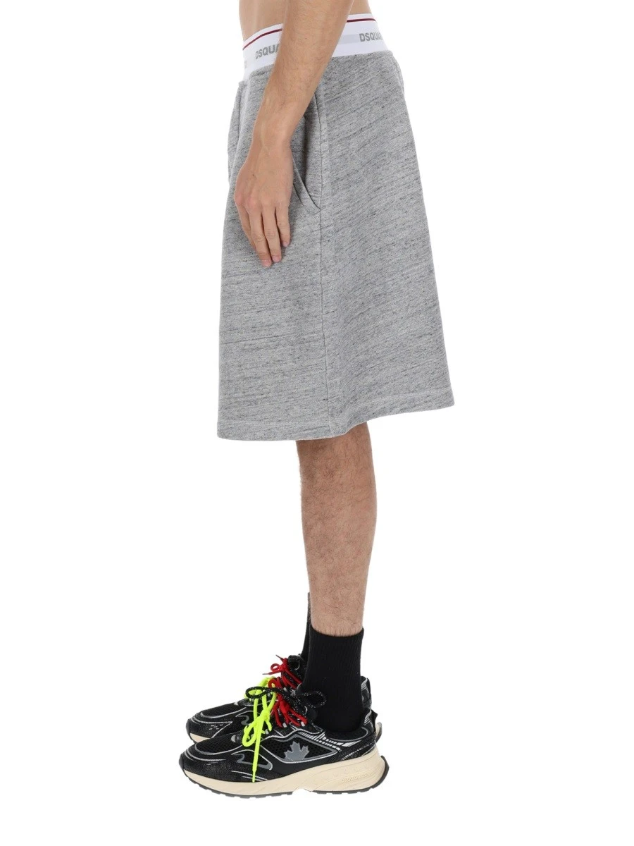 SHORTS "OVERSIZE" CON LOGO.webp