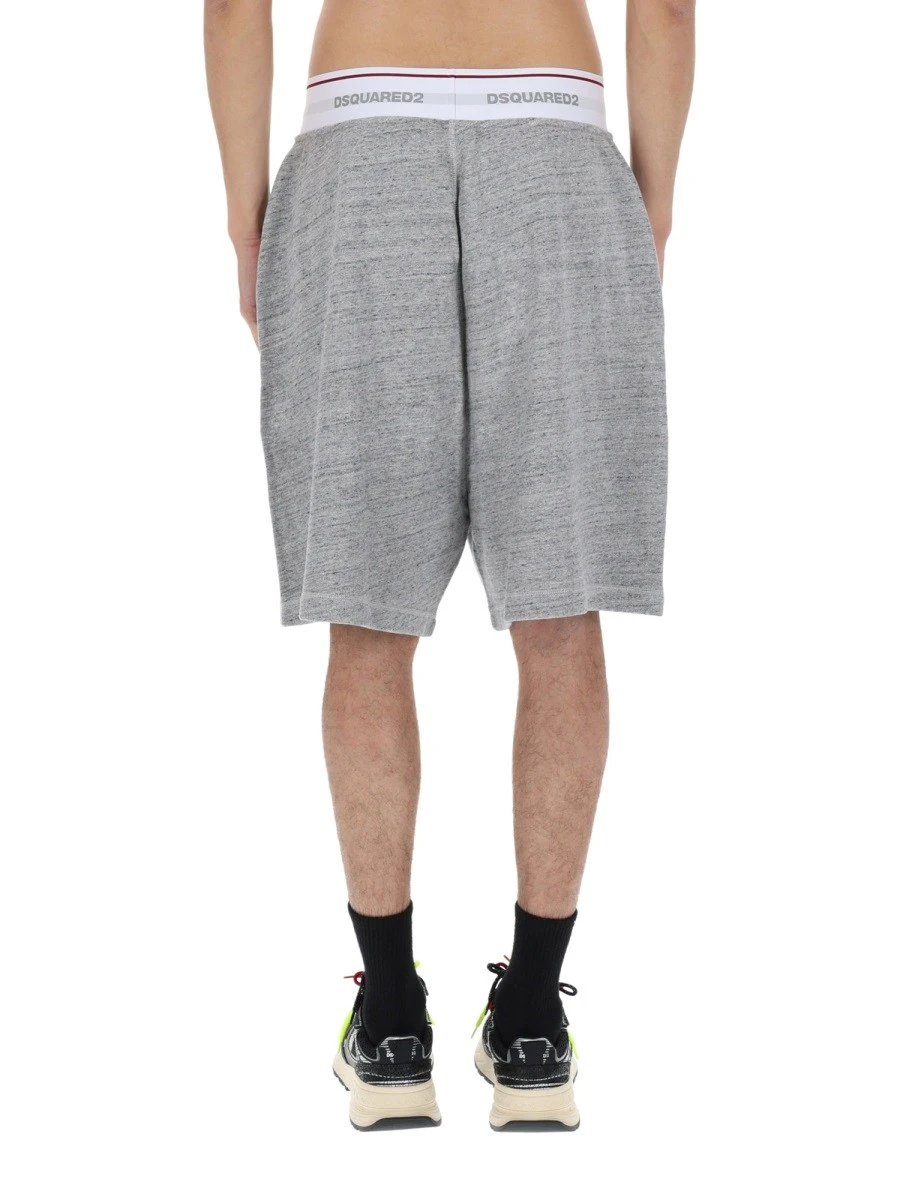 SHORTS "OVERSIZE" CON LOGO.webp