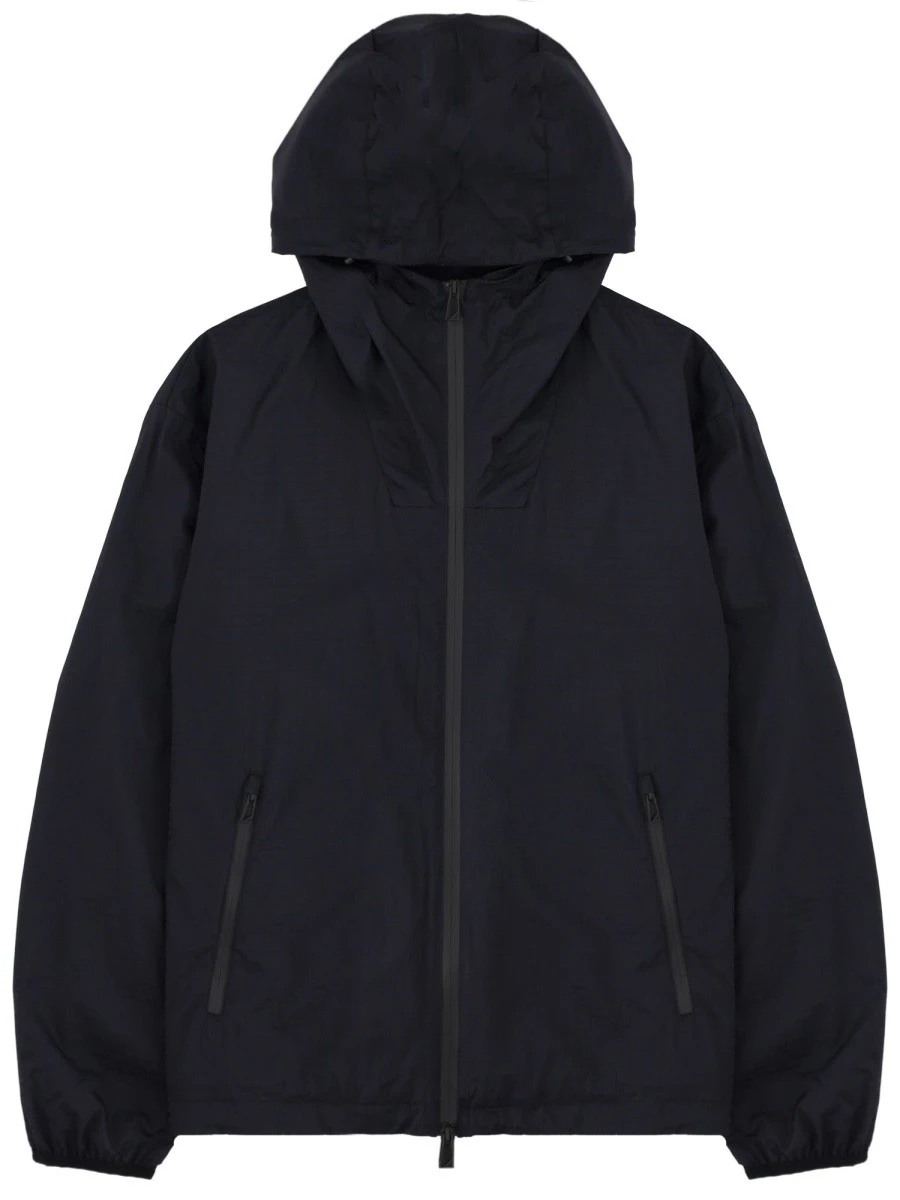 GIACCA CON ZIP E CAPPUCCIO