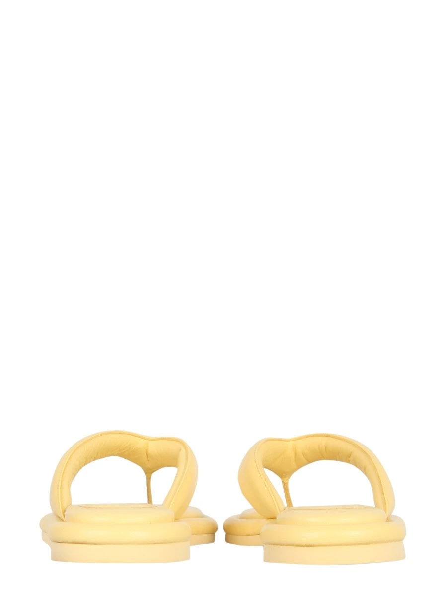 GIA 5 PUFFY FLAT SANDALS.webp