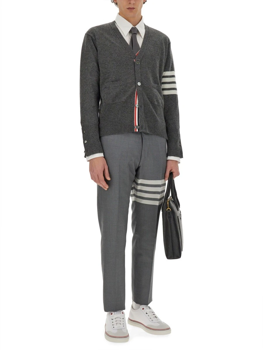 V-NECK CARDIGAN.webp